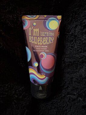 Perfectly Posh Im Turning Blueberry Face Mask 2 Oz Soothing Hydrating formula